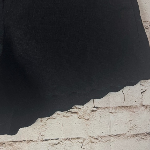 J. Crew Women's Size 4 Black Scallop Hem Shorts H7746 Cotton Stretch Casual - Picture 4 of 8